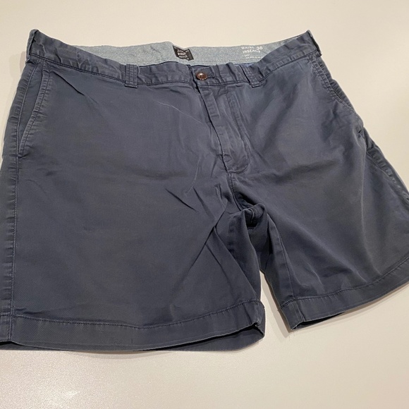 J. Crew 7" Stretch  Chino Flat Front Shorts in Navy - Picture 1 of 3
